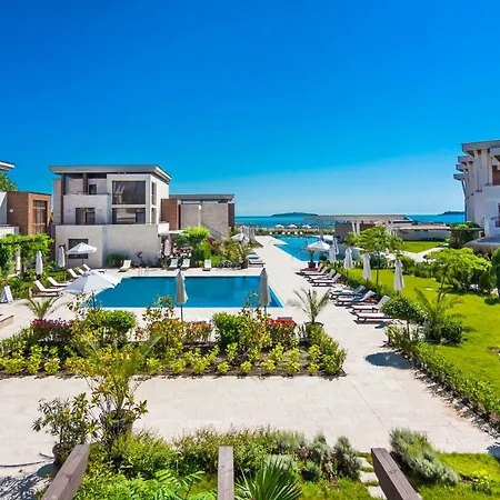 Apolonia Курортный комплекс 4*