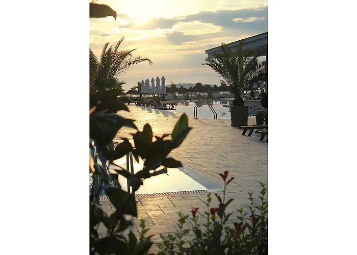 Apolonia Resort 4*