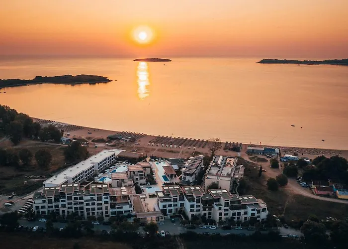 Apolonia Resort
