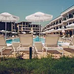 Feriested Apolonia 4*