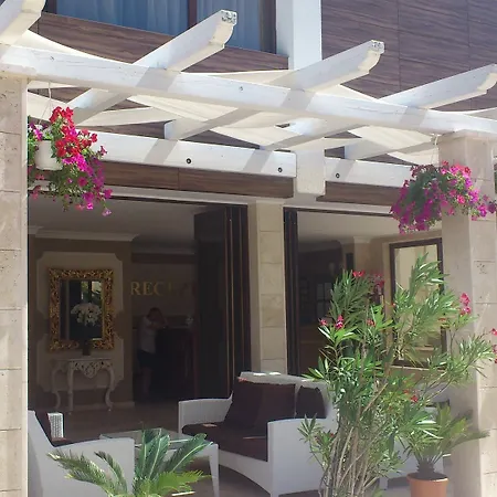 Apolonia 4*