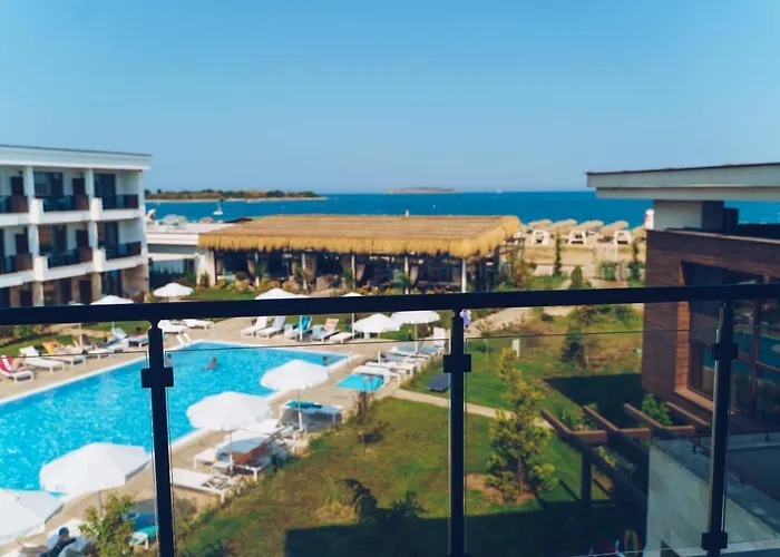 Apolonia Курортный комплекс 4*